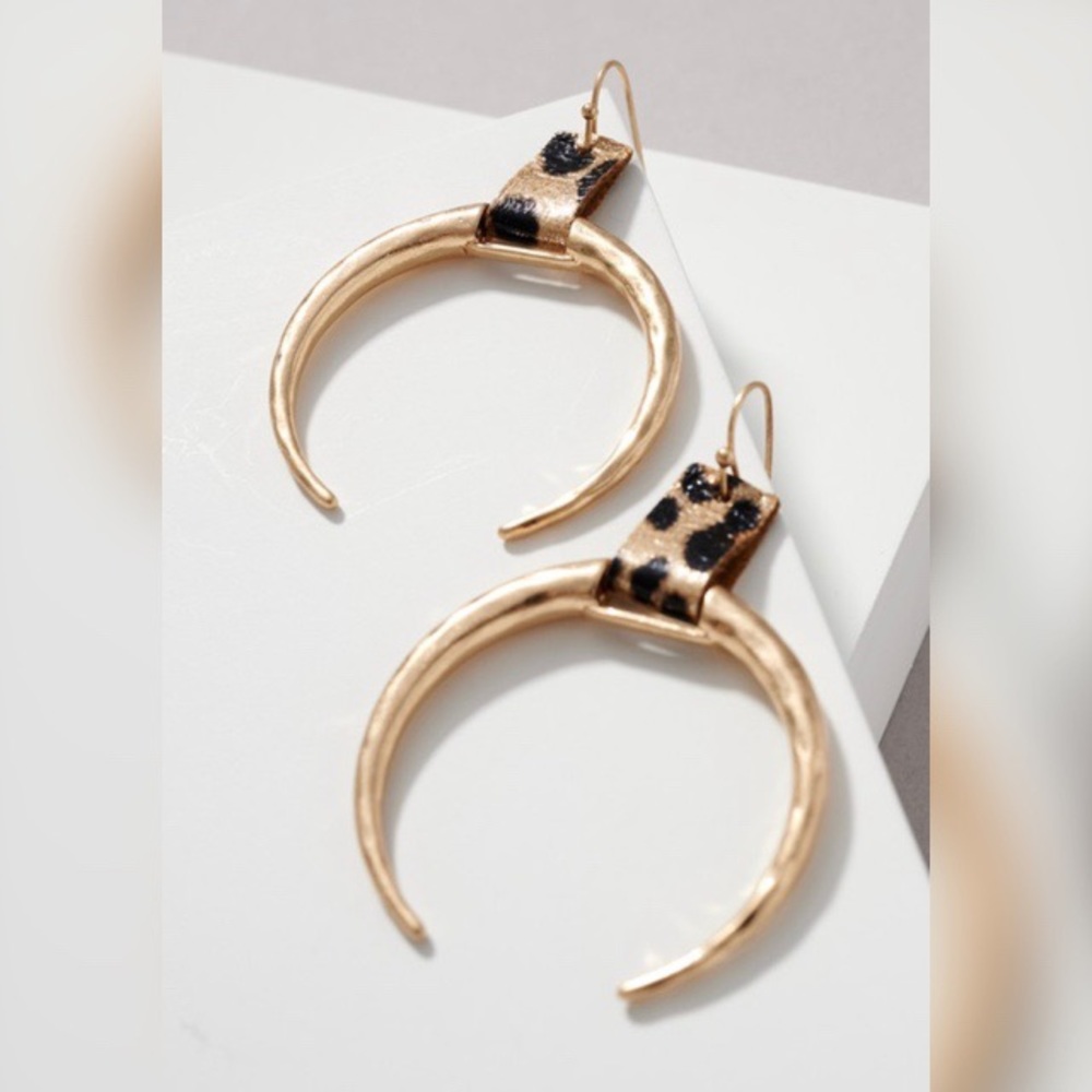 Hammered Crescent Horn Drop Leopard Earrings - Picture 3 of 3